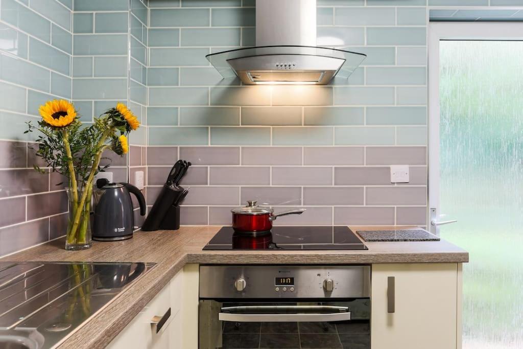 Truro Apartment In A Stunning Quiet Location Ngoại thất bức ảnh